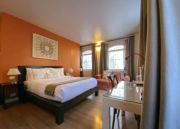 Hotel Condesa 4*